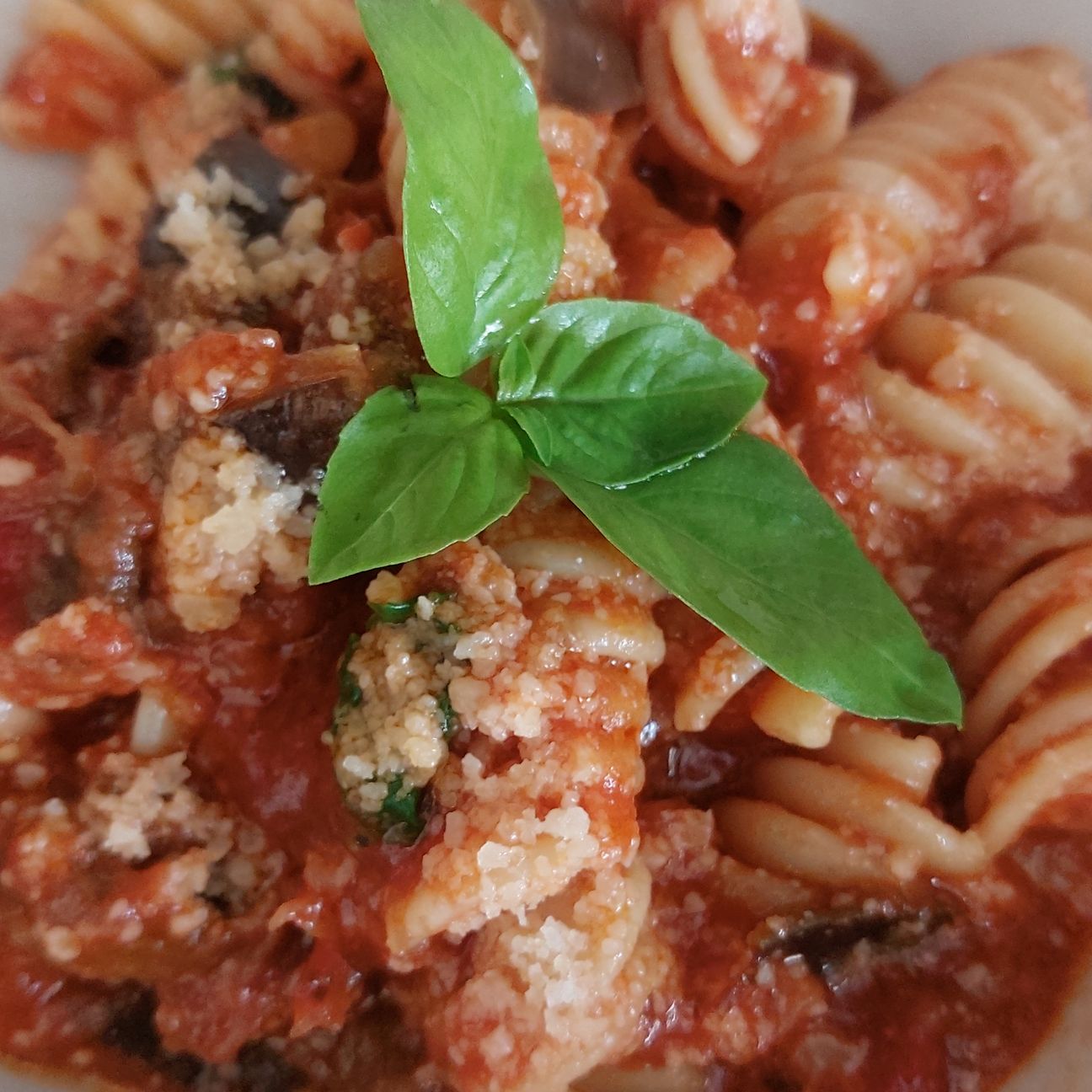 Fusilloni pomodoro e melanzane