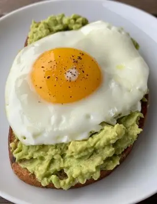 Ricetta Avocado toast di martinalasaluteincucina