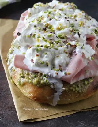 Ricetta Pizza con mortadella, stracciatella e pesto di pistacchi di MartinaOlivieri