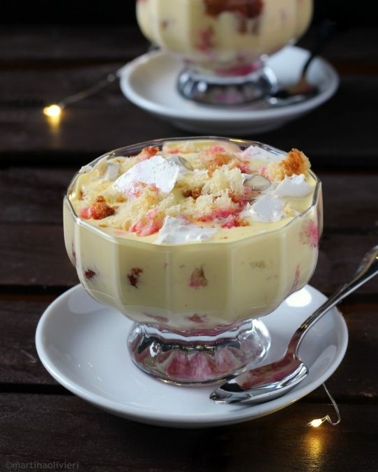 Coppe con crema al torrone e pandoro