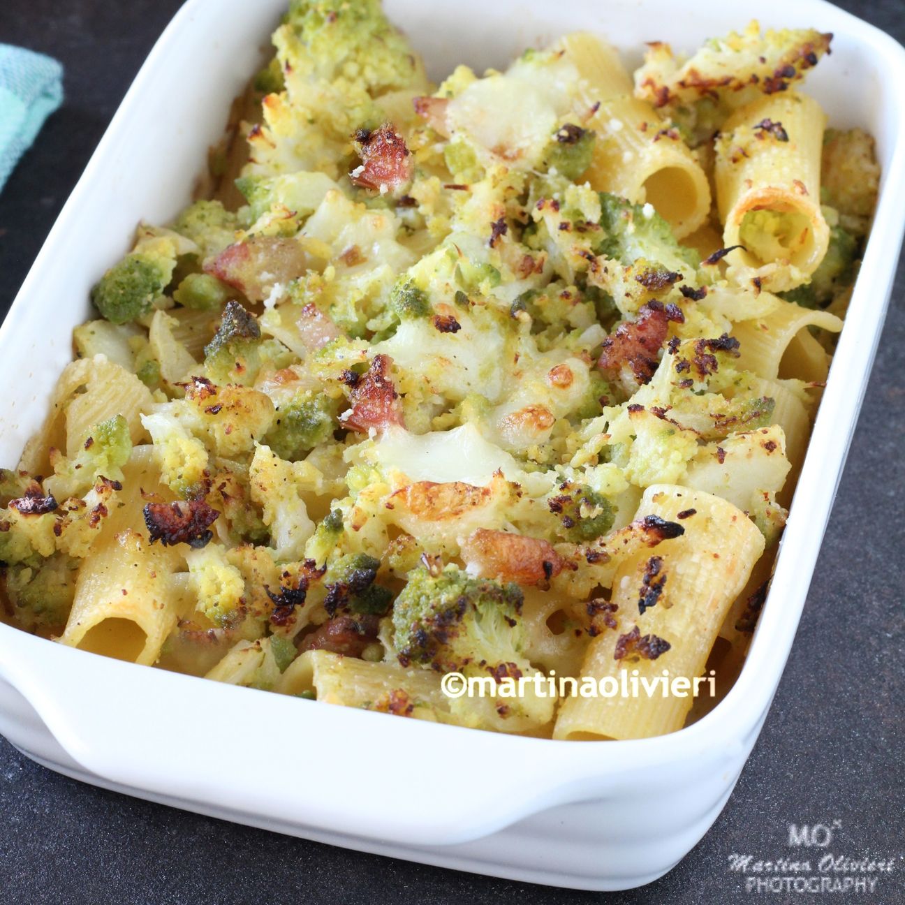Pasta al forno con broccoli e guanciale