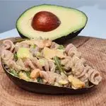 Ricetta Fusilli avocado, salmone e verdurine