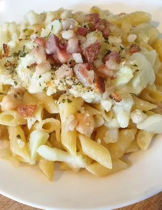 Ricetta Pasta con ceci, cavolfiole, guanciale e pane saporito di foodexcellence