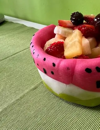 Ricetta Cestino di fondente con Macedonia di frutta 🍑🍋🍓🍒🍉 di loredana705