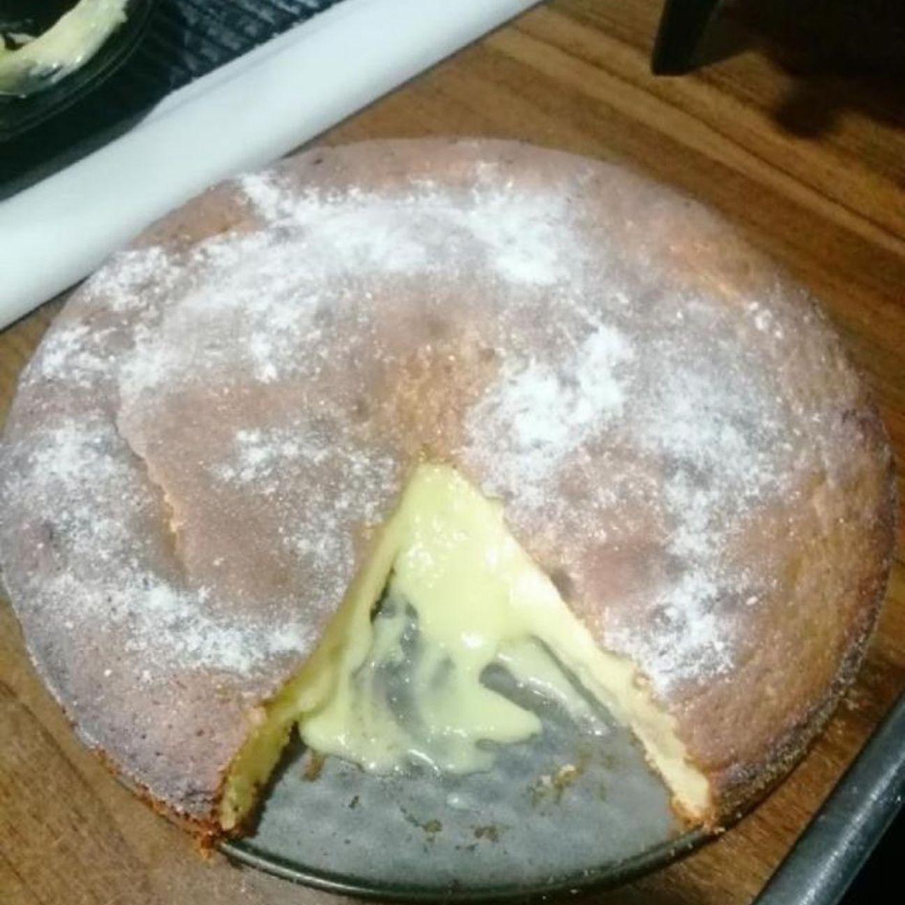 Torta con cuore di cioccolata bianca