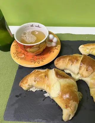 Ricetta Cornetti salati ma con cappuccino di birra😂 di loredana705