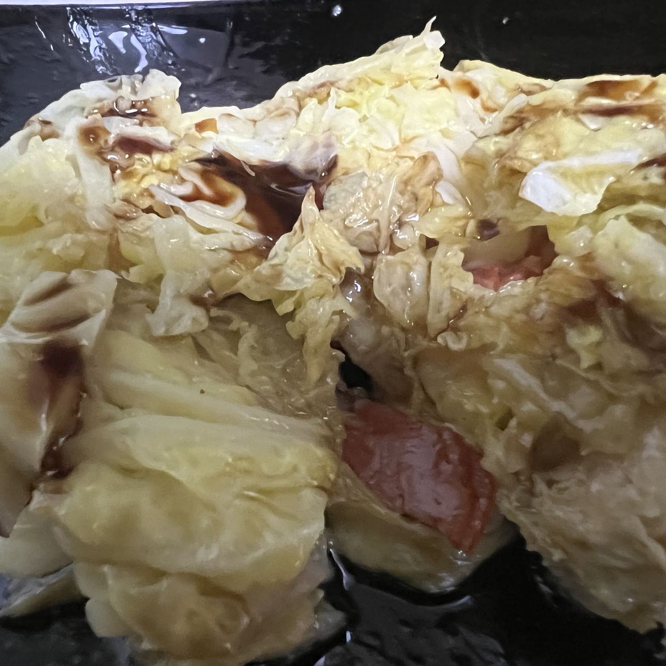 Coquette di verza ripiena e crema di aceto balsamico