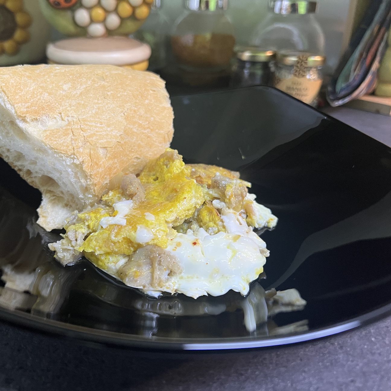 Pitta con cicoli e uova