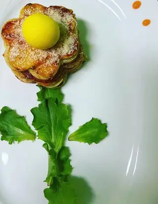 Ricetta Fiore di crêpes con sugo e provola 🌺🌺🌺 di loredana705