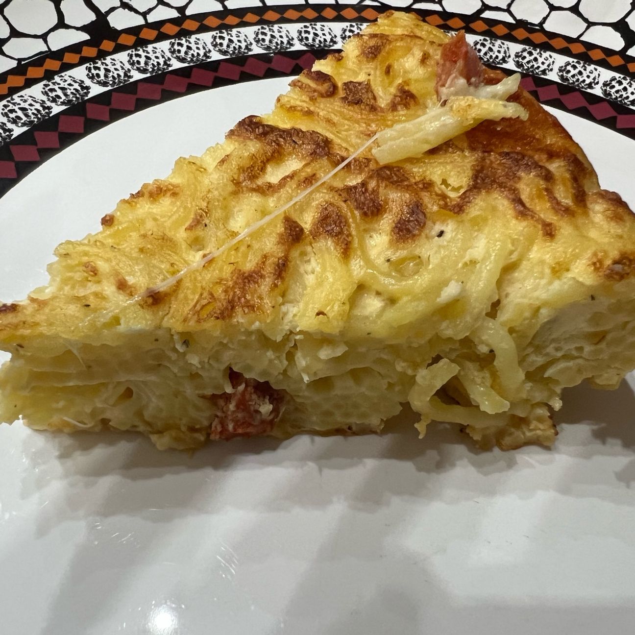 Frittata di spaghetti con salame e provola😋