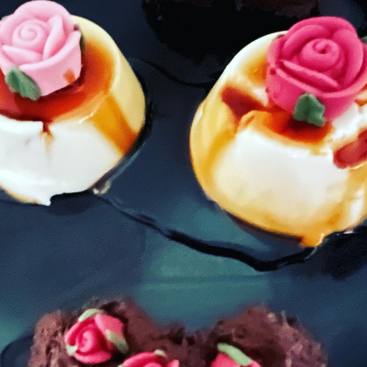 Panna cotta caramello e rose di zucchero🌹🌹🌹🌹