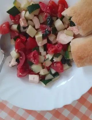 Ricetta Insalata di cetrioli, pomodorini, mozzarella e basilico di silvy98