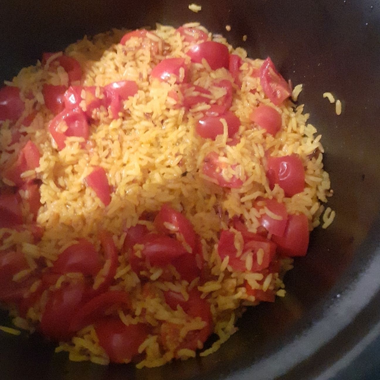 Riso alla curcuma con i pomodorini