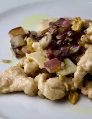 Ricetta Straccetti di pollo al radicchio rosso e noci di cucinodite