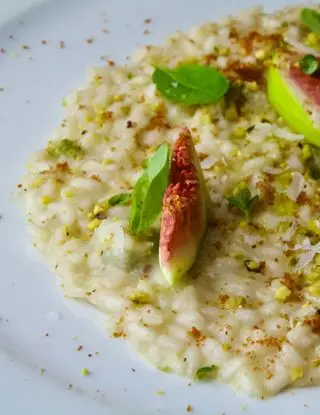 Ricetta Risotto con fichi freschi, gorgonzola, polvere di crudo e pistacchi di cucinodite