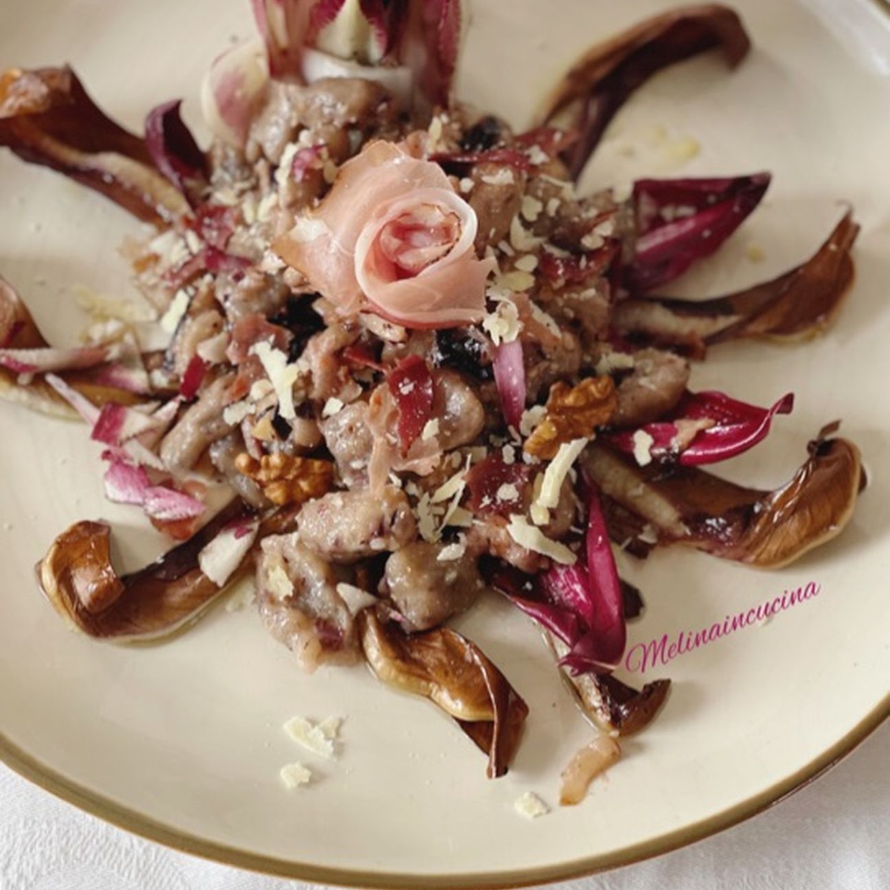 Cavatelli con radicchio e noci