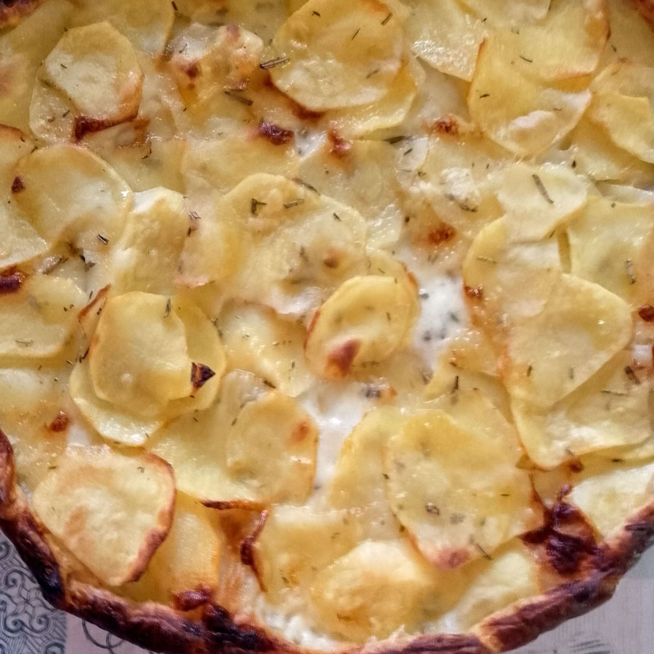 Torta salata, patate e stracchino