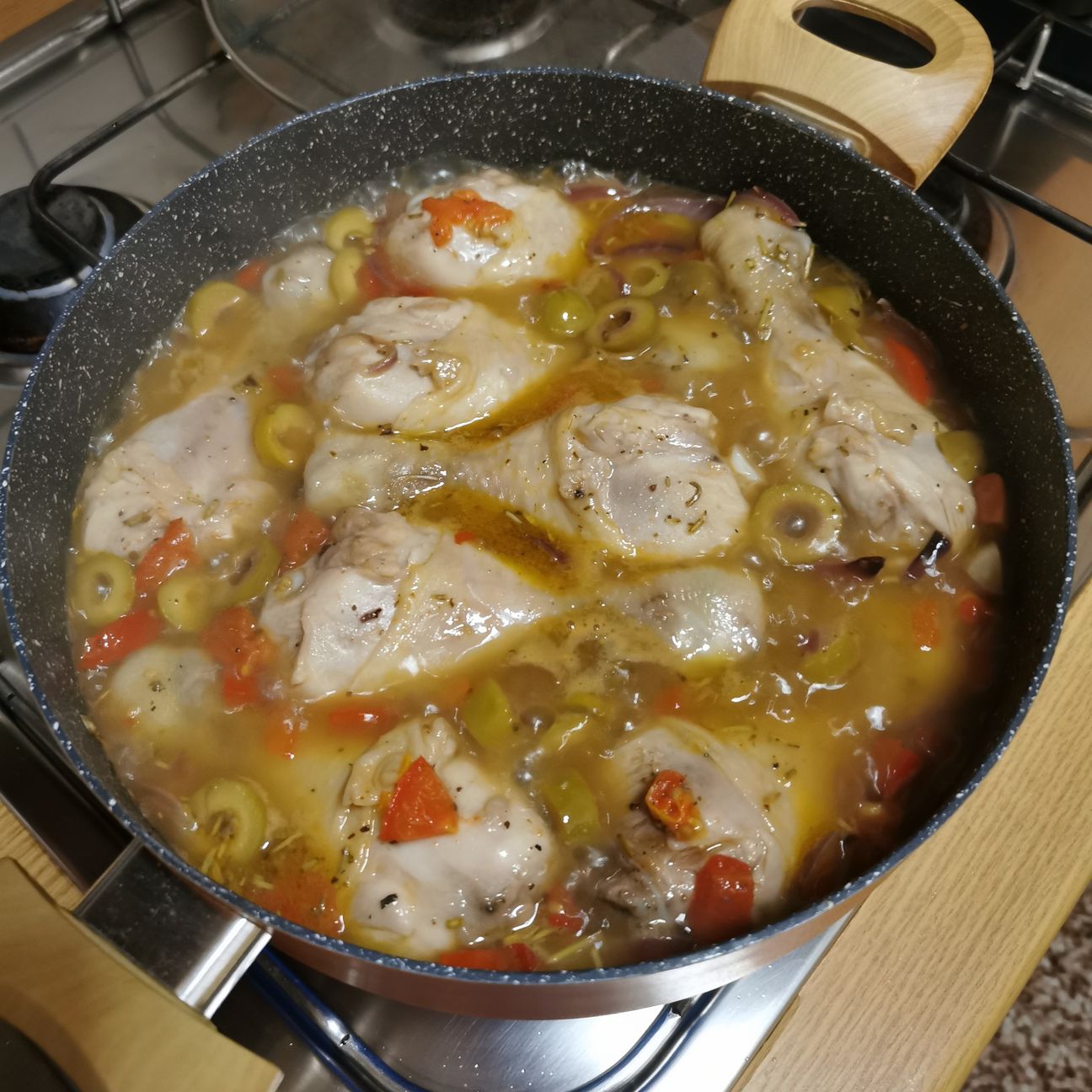 Pollo in umido