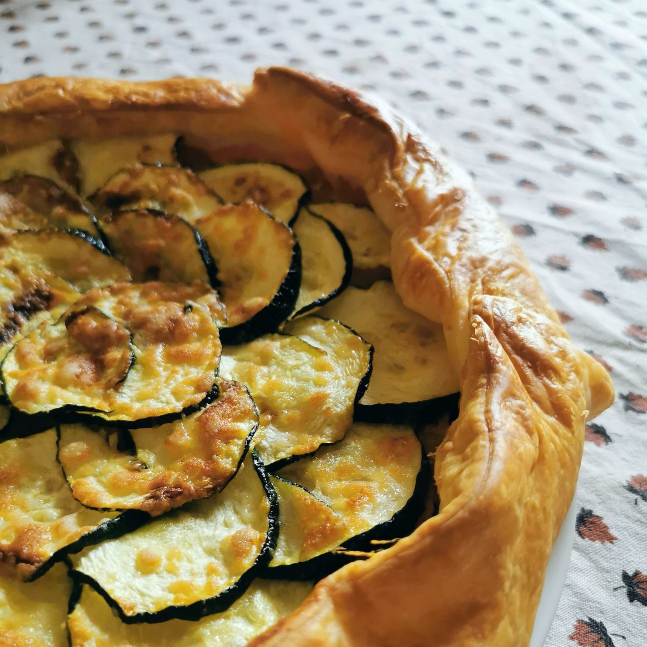 Torta salata zucchine e mortadella