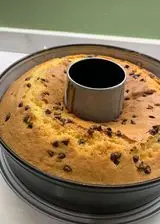 Ricetta Ciambellone con yogurt greco e gocce di cioccolato