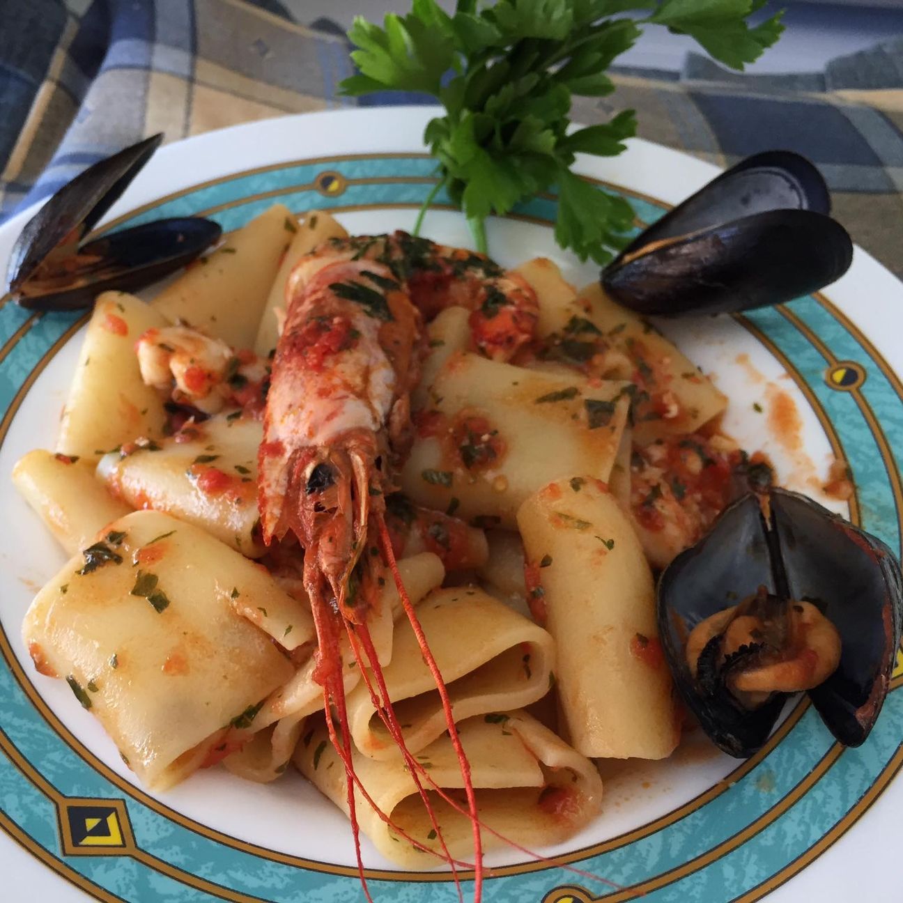 Paccheri con gamberoni e cozze