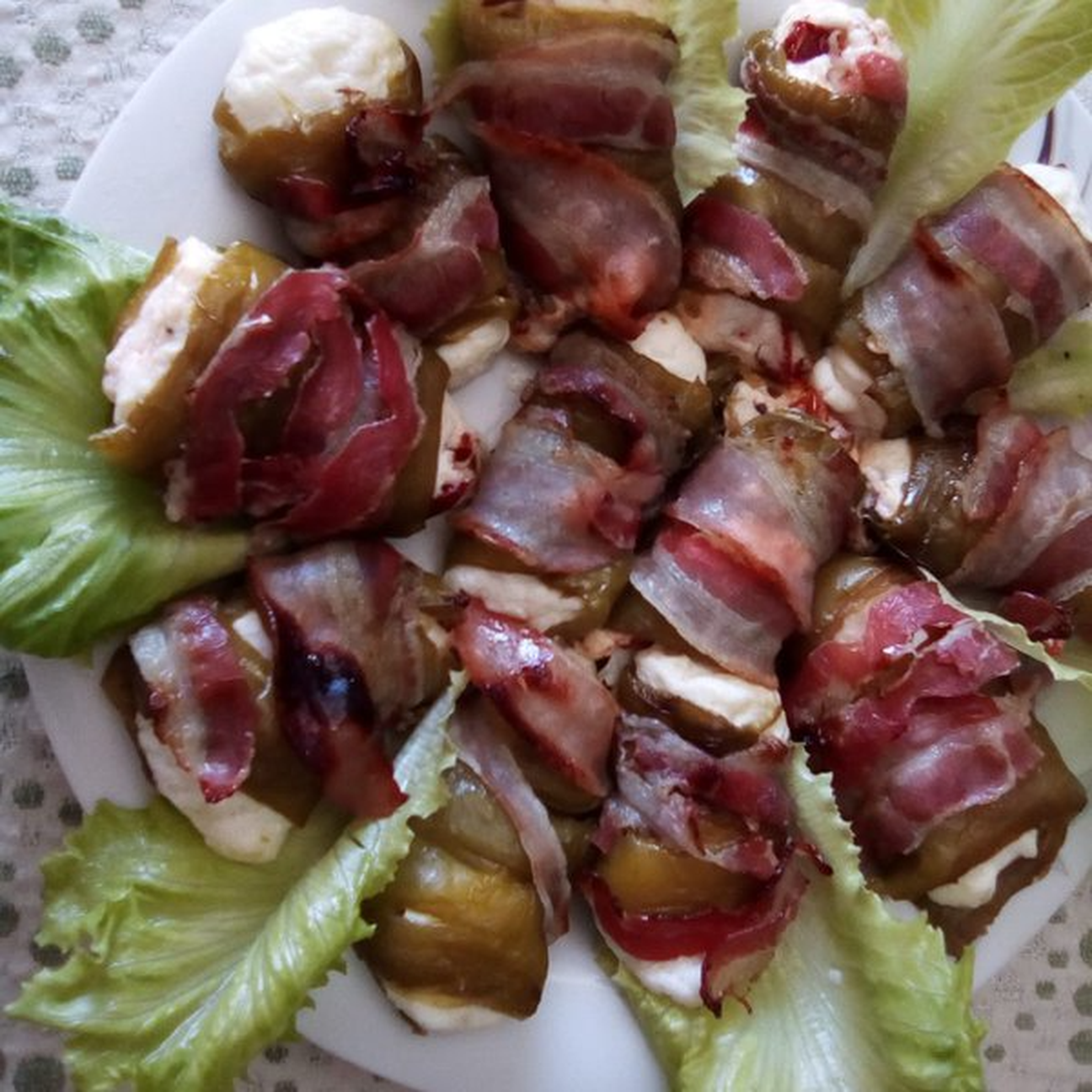 Involtini di peperone con ricotta e bacon