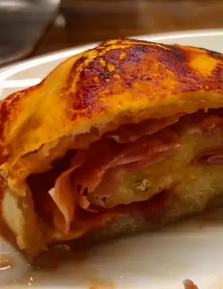 Ricetta Panzerotti ripieni di prosciutto cotto, mozzarella, pomodoro e origano di metalchef_89