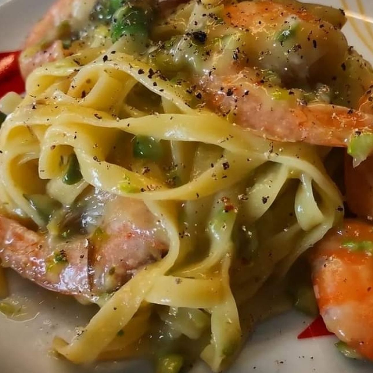 Tagliatelle gluten free con asparagi e gamberi