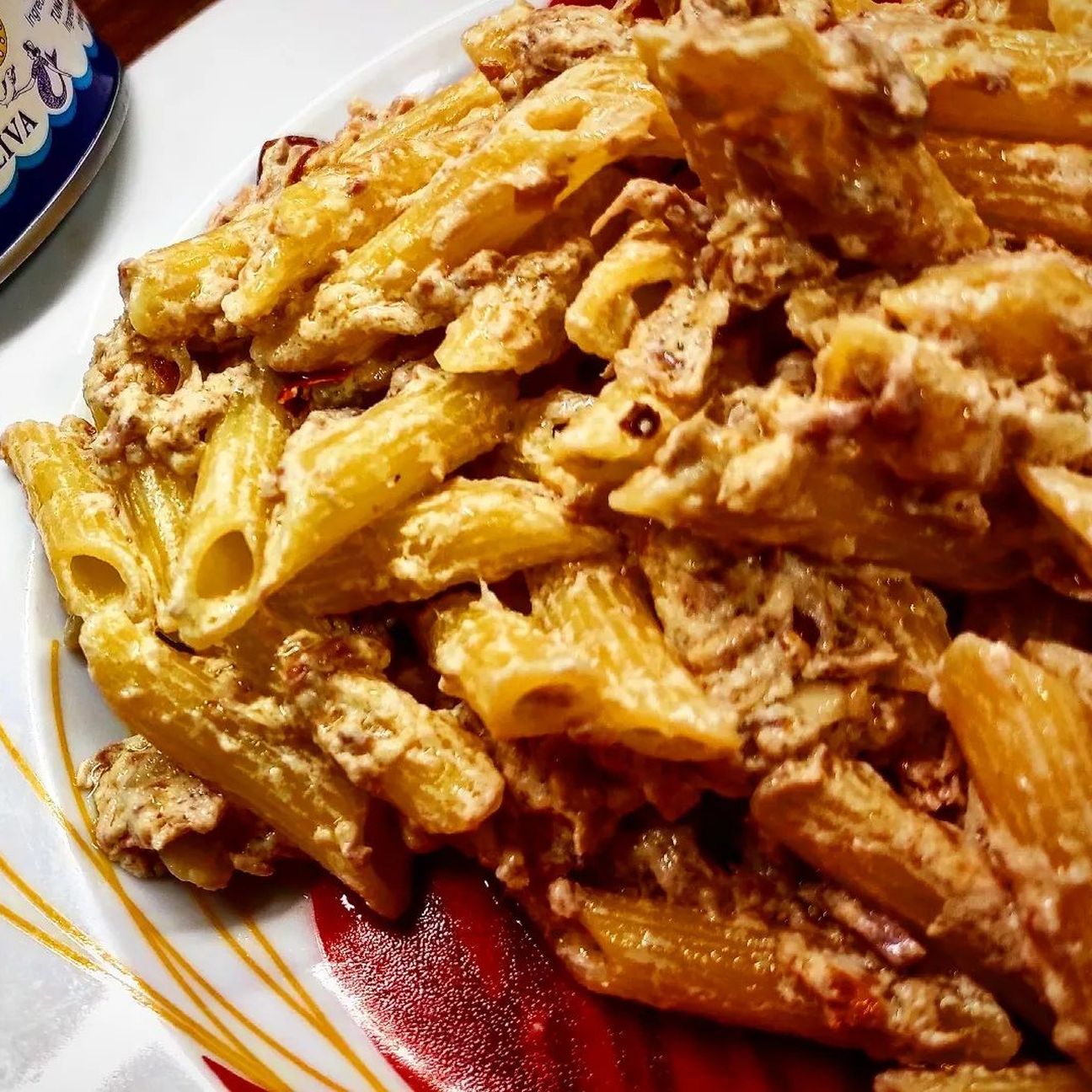 Pasta alla Messicana con cipolla, panna, tonno e peperoncino