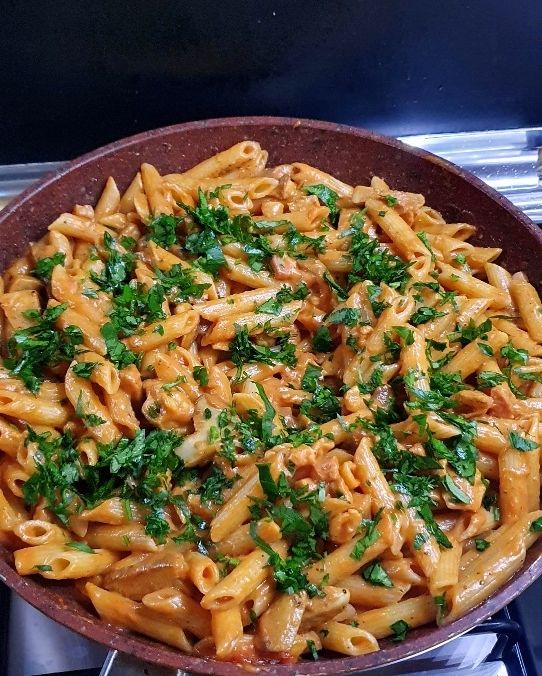 La Piccola Casa: una pasta un po' diversa: mezze penne con funghi porcini e  bacon croccante