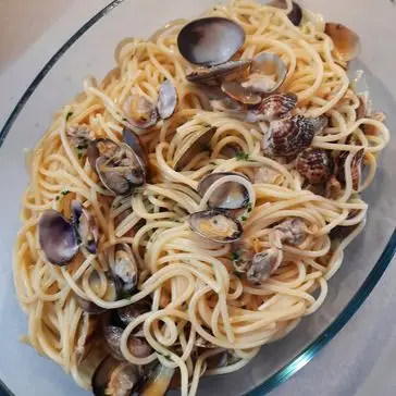 Ricetta Spaghetti con le vongole di ilaritaincucina