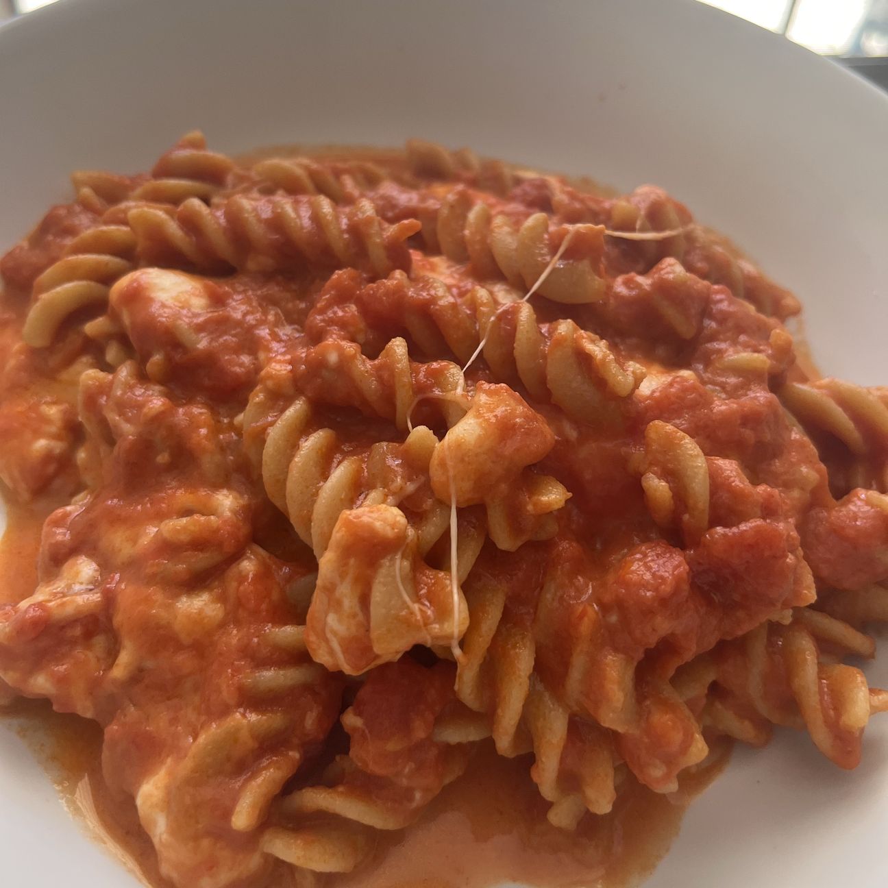 Pasta di ceci con pomodoro e mozzarella