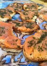 Ricetta Crostini di salmone e prezzemolo