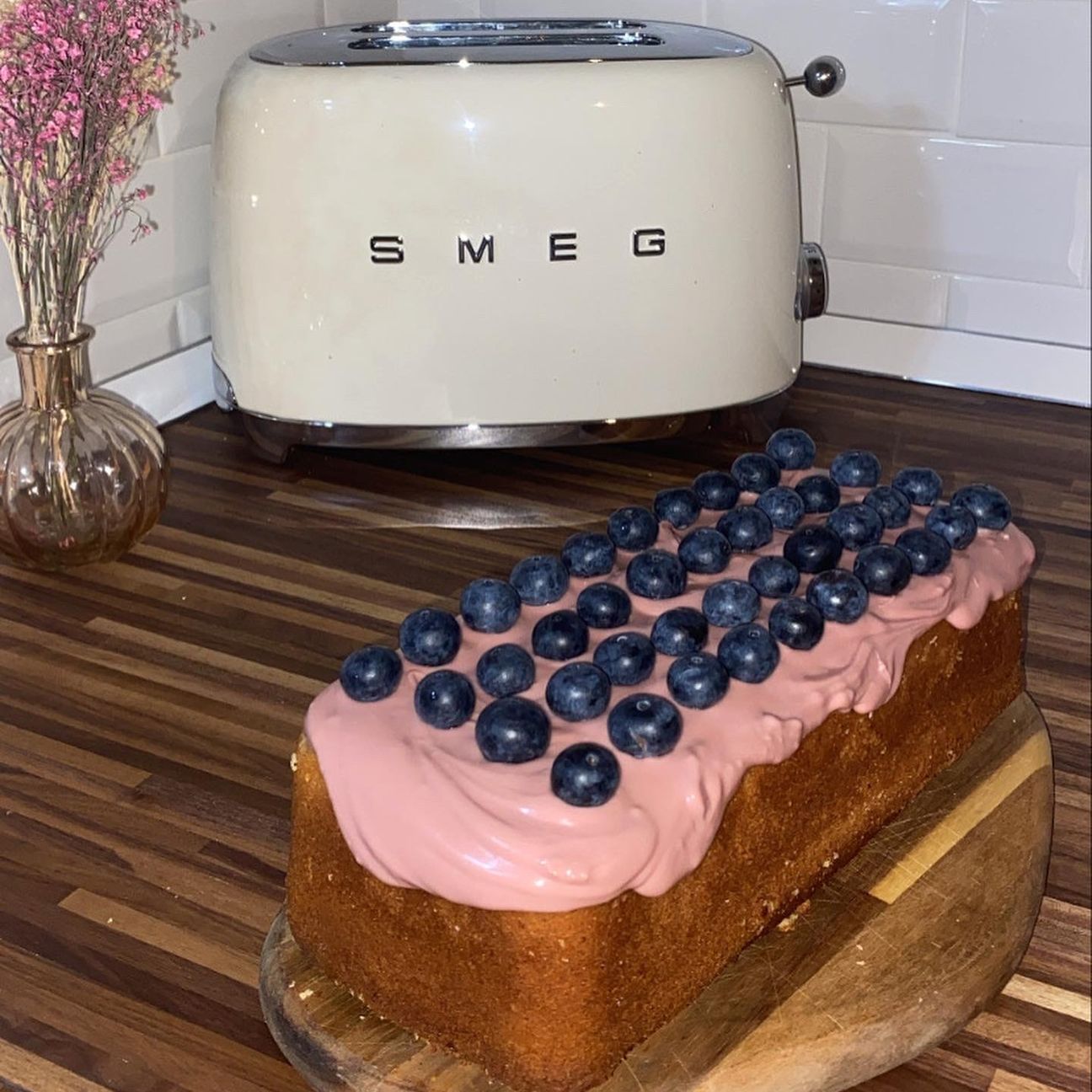Loaf al limone w/ Ruby Chocolate Cream