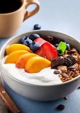 Ricetta Yogurt con frutta fresca, cereali e cioccolato fondente