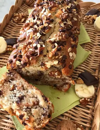 Ricetta Banana bread cocco, noci e gocce di cioccolato 😍🍌🥥🍫 di midivertoacucinare