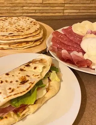 Ricetta Piadina romagnola 😋 di midivertoacucinare