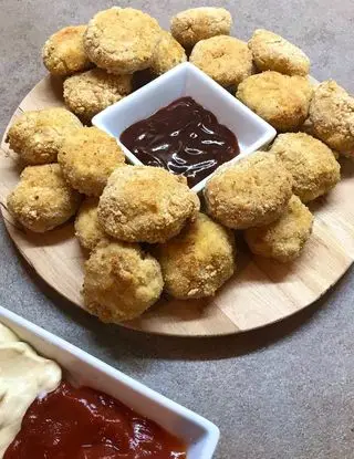 Ricetta Nuggets di pollo 😋 di midivertoacucinare