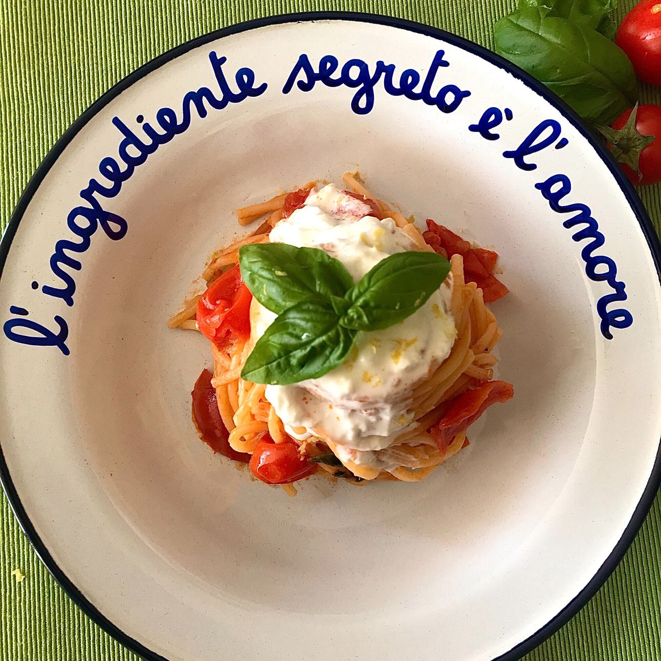 Spaghetti al pomodoro, stracciatella e scorza di limone 🍋😍🍅