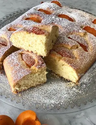 Ricetta Torta con ricotta e albicocche 😋🍑 di midivertoacucinare