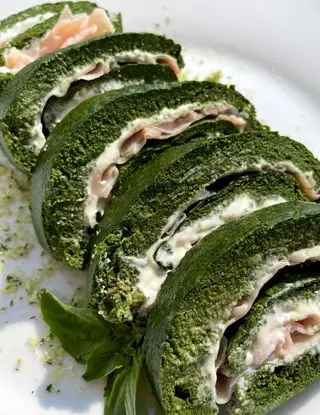 Ricetta Rotolo agli spinaci farcito 😋 di midivertoacucinare