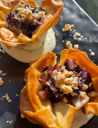 Ricetta Cestini di pasta fillo con radicchio, gorgonzola e noci 😋 di midivertoacucinare