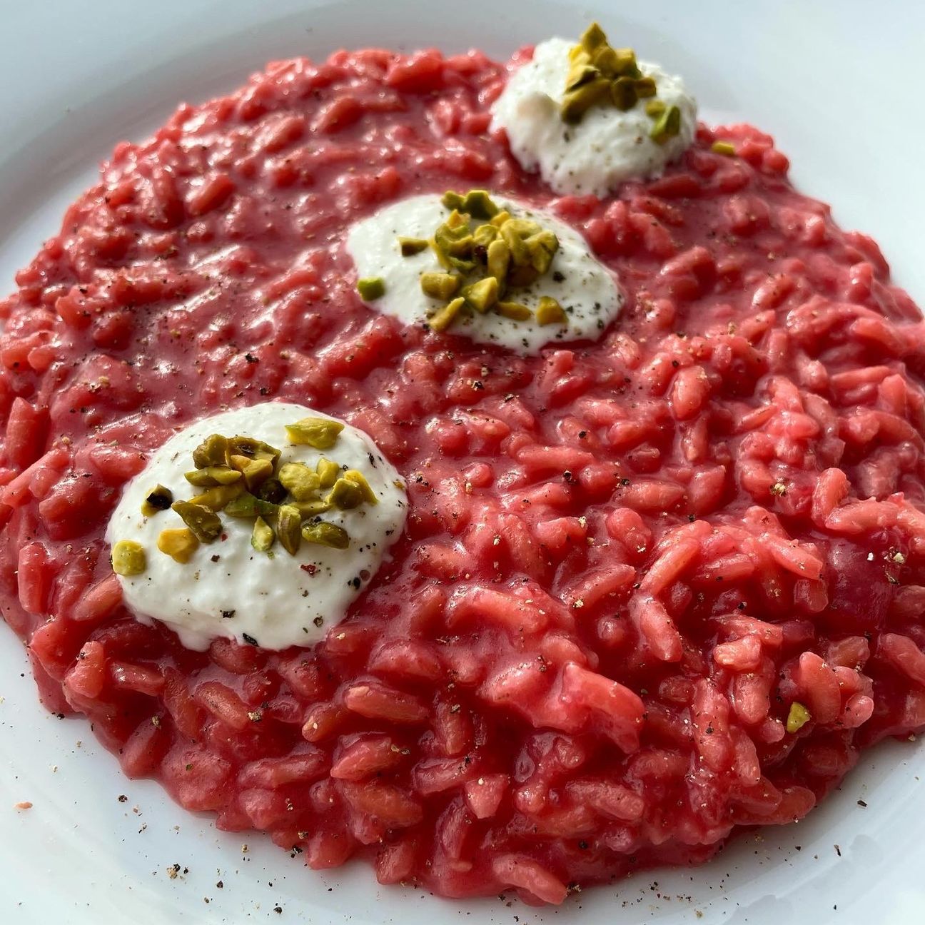 Risotto con barbabietola, burrata e granella di pistacchi 😍