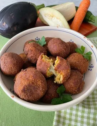 Ricetta Polpette di zucchine, carote e melanzane 😋 di midivertoacucinare