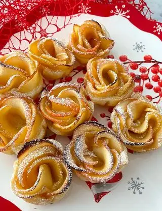 Ricetta Rose di sfoglia con mele e cannella 🤩 di midivertoacucinare