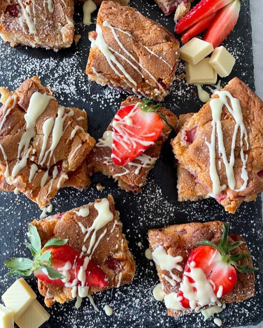 Blondies cioccolato bianco e fragole😍🍓