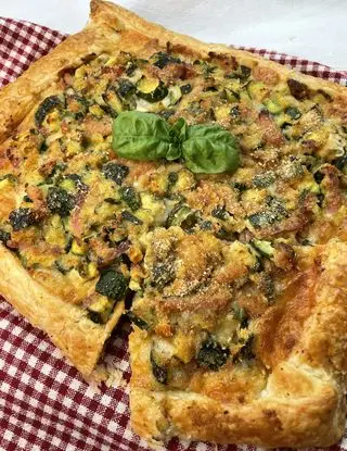 Ricetta Sfoglia salata ripiena con zucchine, speck e scamorza affumicata di midivertoacucinare