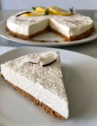 Ricetta Cheesecake cocco e limone 🥥🍋 di midivertoacucinare