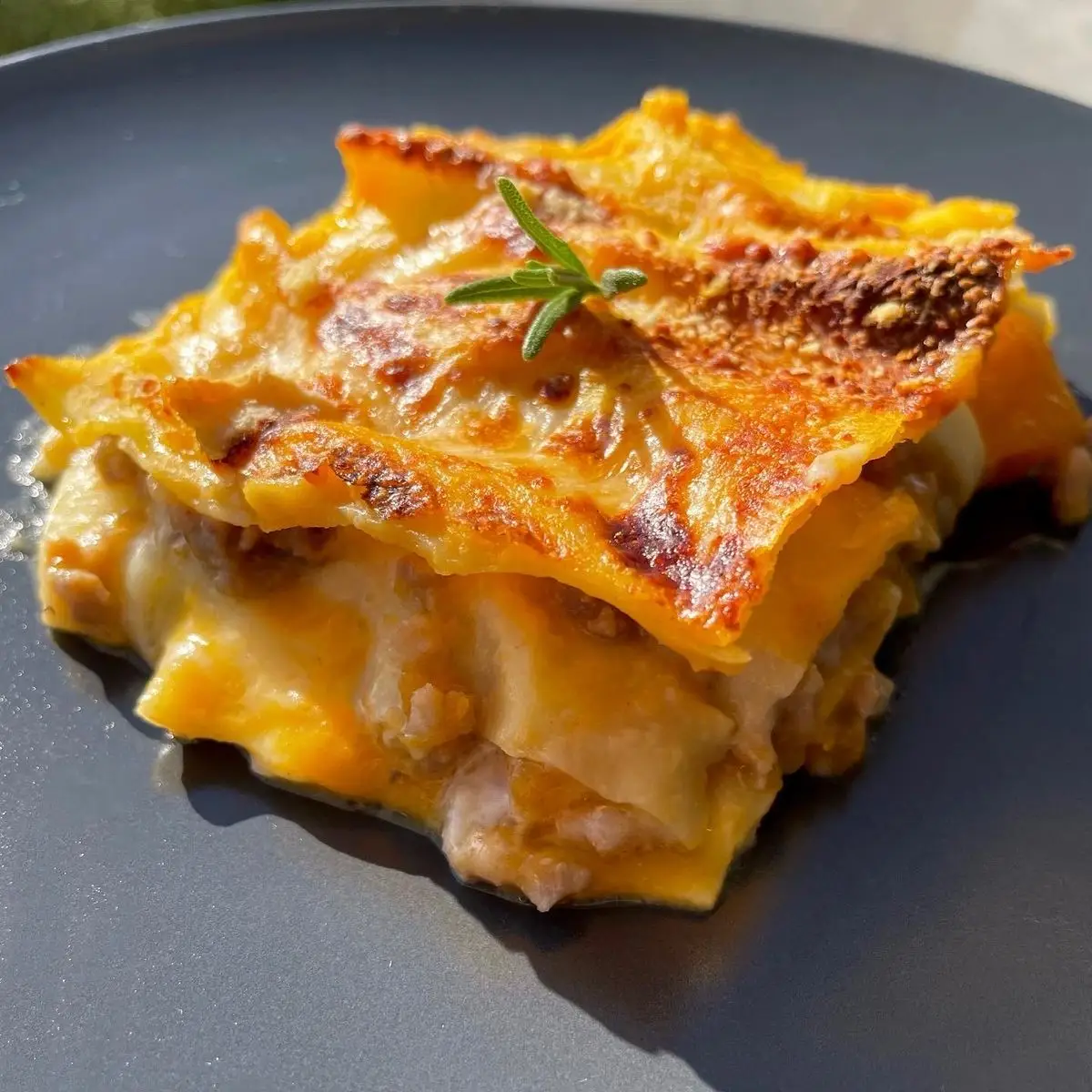 Lasagna con zucca, salsiccia e scamorza affumicata apranzodainonni