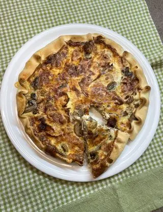 Ricetta Quiche con funghi, speck e scamorza affumicata di midivertoacucinare